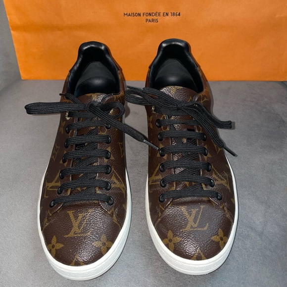Louis Vuitton Frontrow Sneaker Authentic - Picture 6 of 15